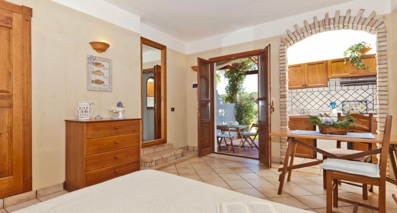 Apartments In Residence With Swimming Pool In Santa Margherita Di Pula, 250 Meters From The Sea Exterior photo