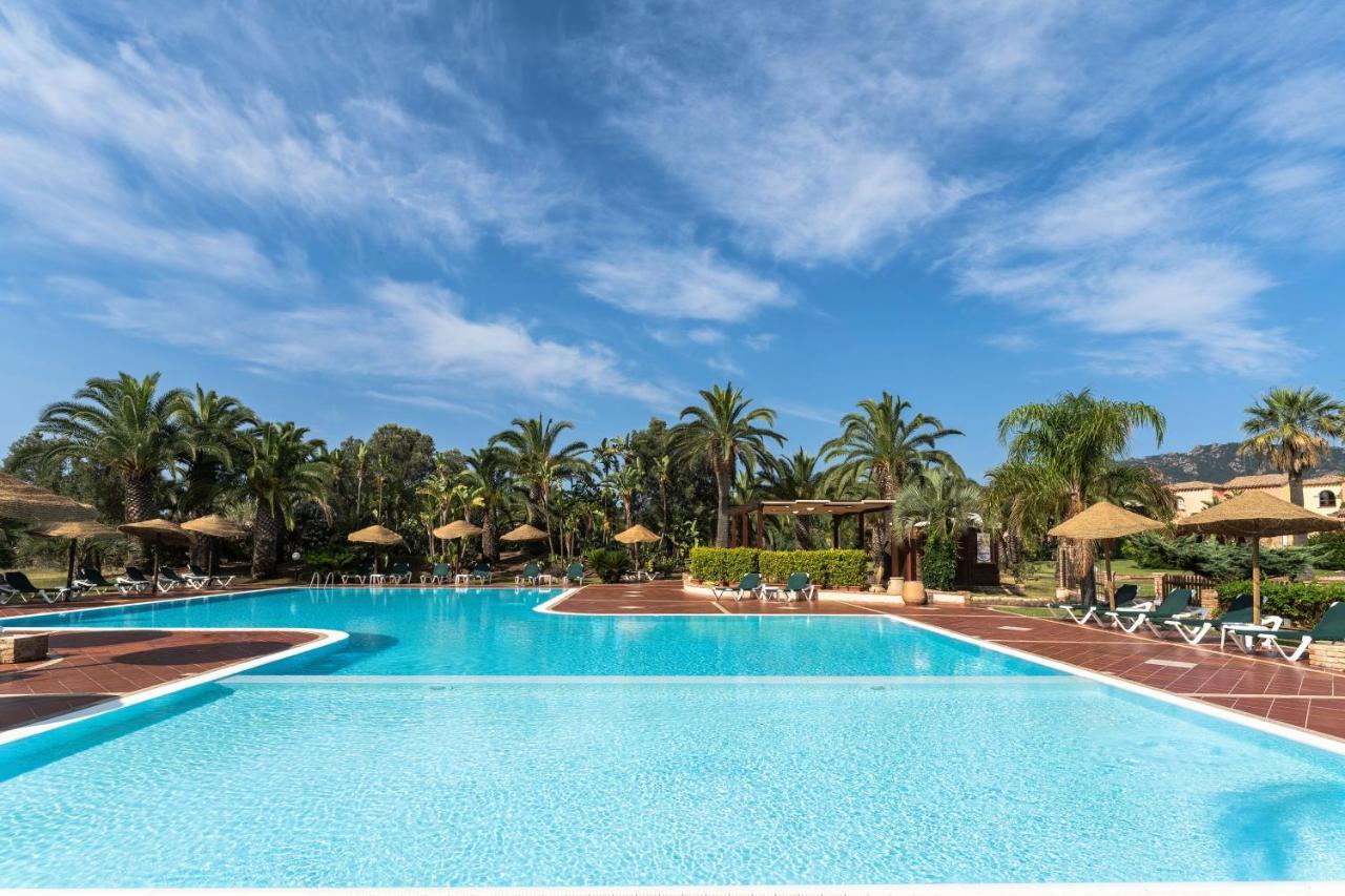 Apartments In Residence With Swimming Pool In Santa Margherita Di Pula, 250 Meters From The Sea Exterior photo