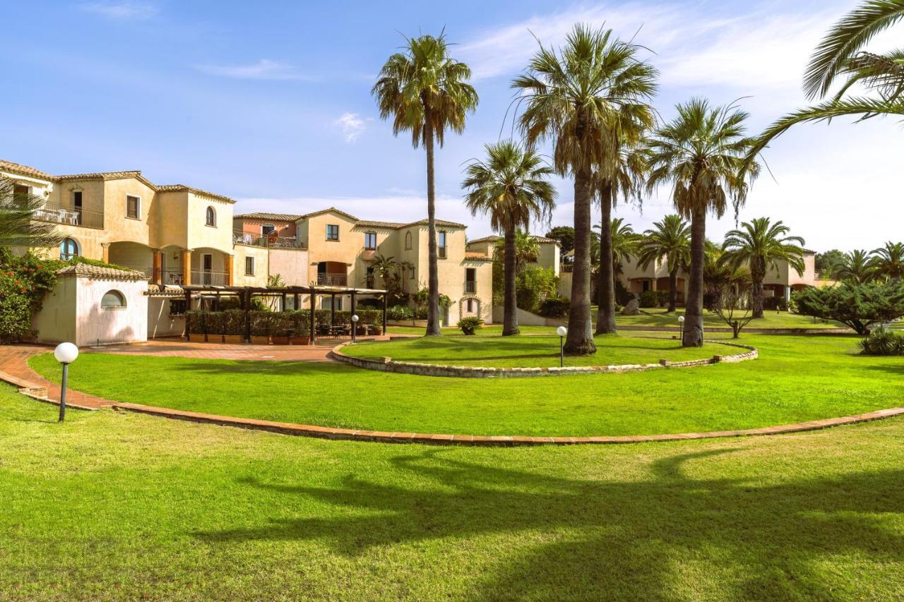 Apartments In Residence With Swimming Pool In Santa Margherita Di Pula, 250 Meters From The Sea Exterior photo